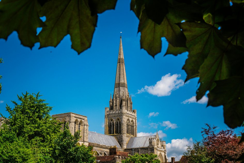 Chichester: Tu Próxima Aventura para Estudiar Inglés en un Destino Histórico